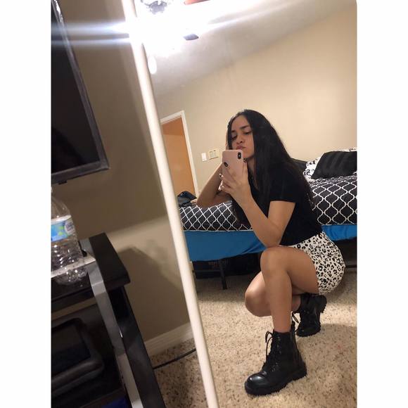 Meet your Posher, Vicenly - Picture 1 of 1